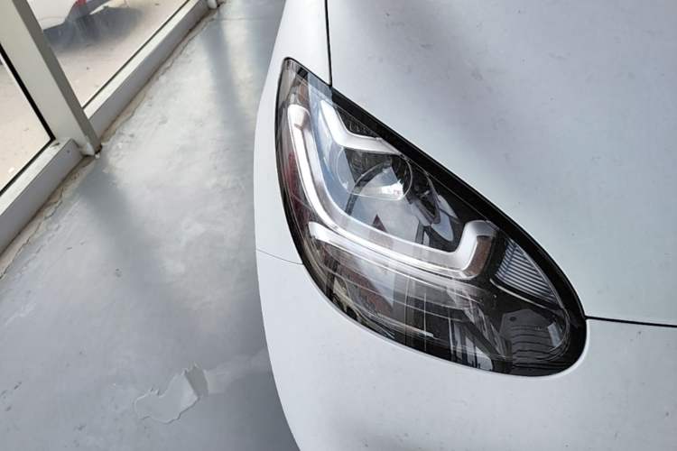 Used Wuling Bingo 2023 333 km Fast-Share Version Right Front Headlight