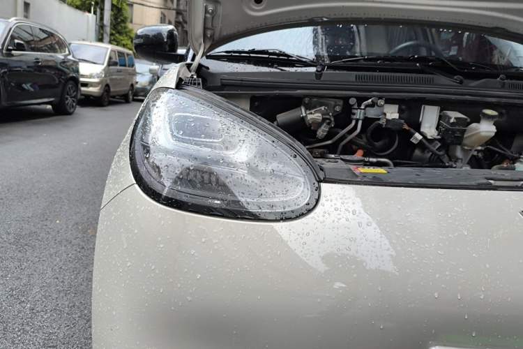 Used Wuling Bingo 2023 333km Enjoy+ Version Right Front Headlight