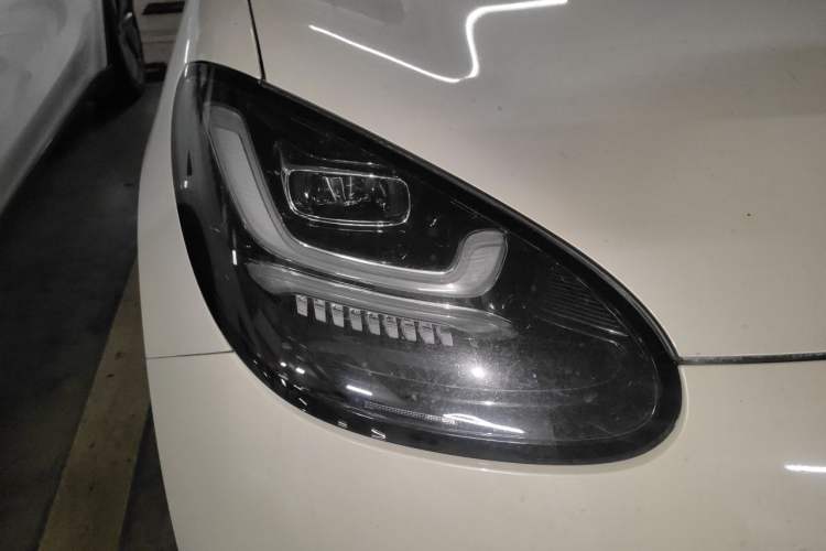 Used Wuling Bingo 2023 333 km Lingxi Connected Version Right Front Headlight