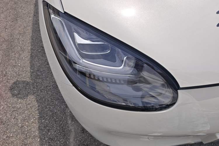 Used Wuling Bingo 2023 203km Comfort Edition Right Front Headlight