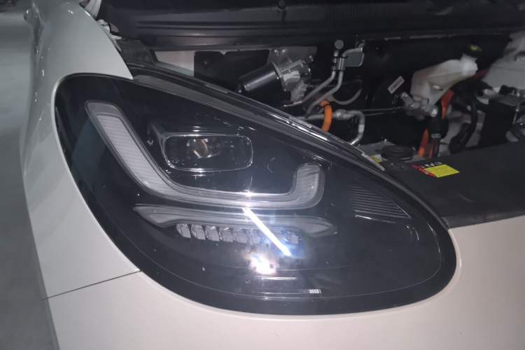 Used Wuling Bingo 2023 333 km Lingxi Connected Version Right Front Headlight