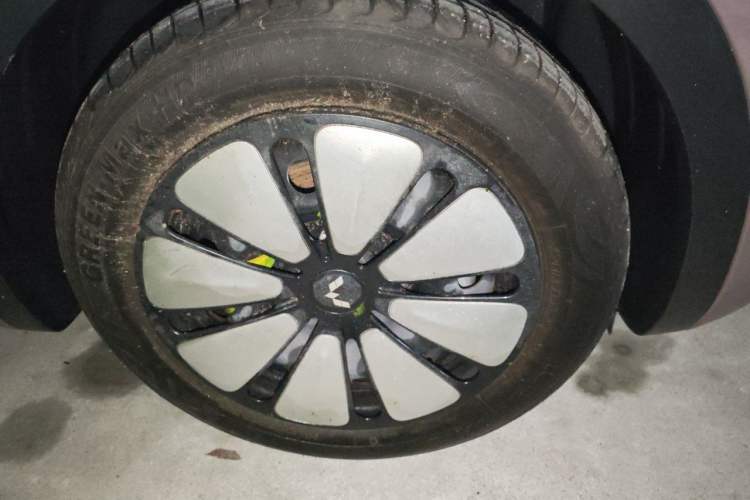 Used Wuling Bingo 2023 333 km Lingxi Connected+ Version Right Front Wheel Hub