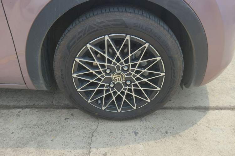 Used Wuling Bingo 2023 333 km Lingxi Connected Version Right Front Wheel Hub
