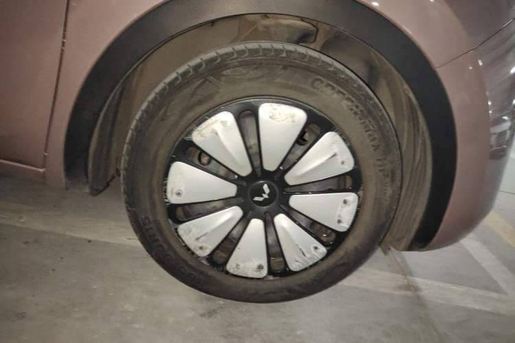Used Wuling Bingo 2023 333 km Lingxi Connected+ Version Right Front Wheel Hub