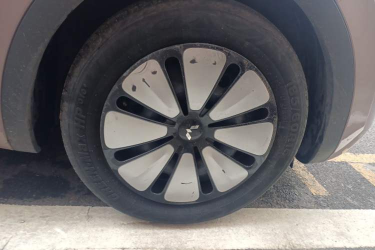 Used Wuling Bingo 2023 333 km Lingxi Connected Version Right Front Wheel Hub