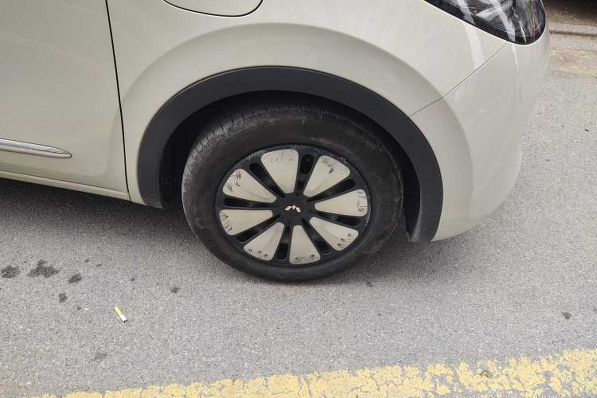 Used Wuling Bingo 2023 410 km Lingxi Deluxe Edition Right Front Wheel Hub