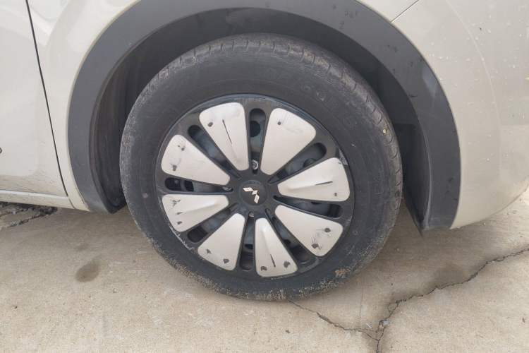 Used Wuling Bingo 2023 333 km Fast-Share Version Right Front Wheel Hub
