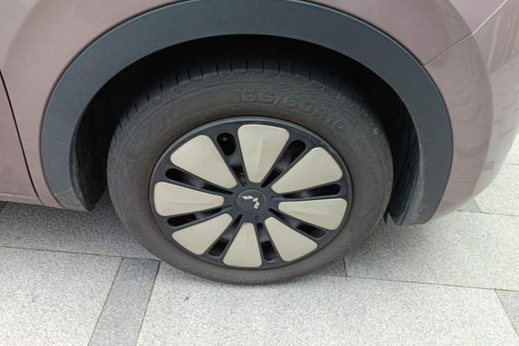 Used Wuling Bingo 2023 333km Enjoy+ Version Right Front Wheel Hub