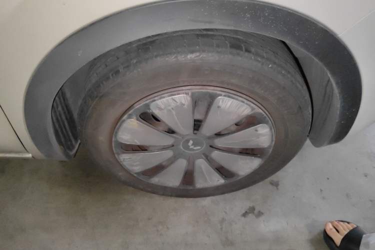 Used Wuling Bingo 2023 333 km Lingxi Connected Version Right Front Wheel Hub