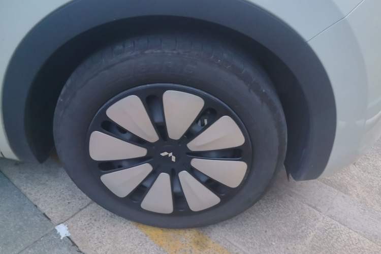 Used Wuling Bingo 2023 333km Enjoy+ Version Right Front Wheel Hub