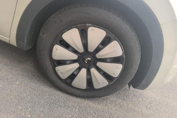 Used Wuling Bingo 2023 333 km Lingxi Connected+ Version Right Front Wheel Hub