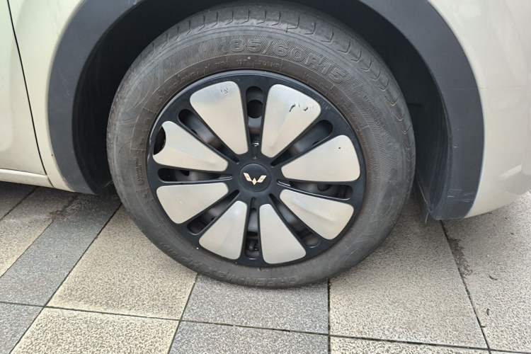 Used Wuling Bingo 2023 333 km Lingxi Connected+ Version Right Front Wheel Hub
