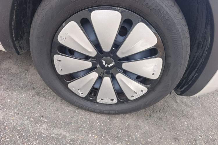 Used Wuling Bingo 2023 203km Comfort Edition Right Front Wheel Hub