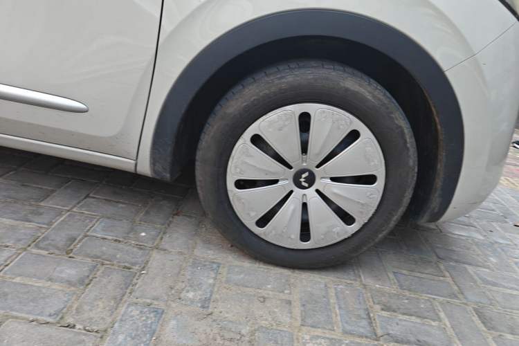 Used Wuling Bingo 2023 203km Light Edition Right Front Wheel Hub