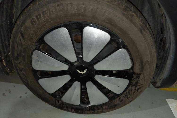 Used Wuling Bingo 2023 333 km Lingxi Connected+ Version Right Front Wheel Hub