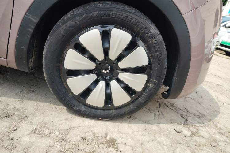 Used Wuling Bingo 2023 333 km Enjoyment Version Right Front Wheel Hub