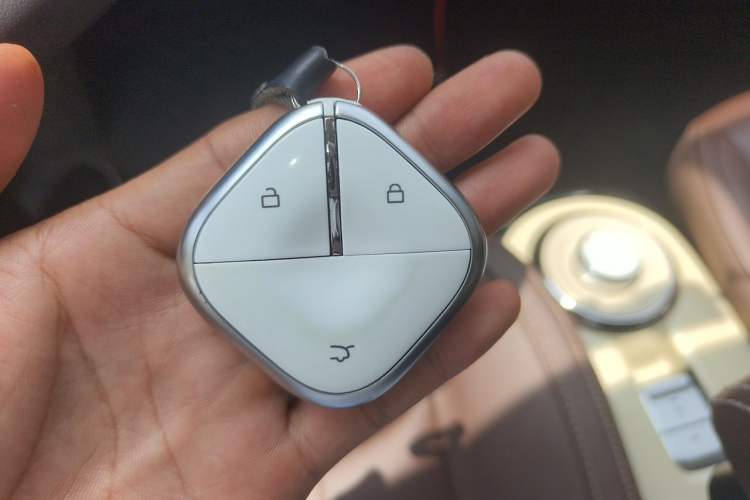 Used Wuling Bingo 2023 333 km Lingxi Connected Version Vehicle Key