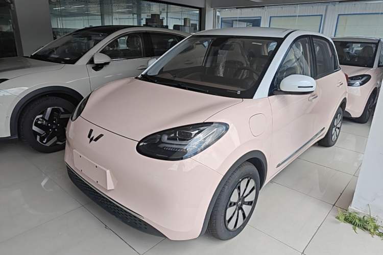 Used Wuling Bingo 2023 410 km Lingxi Deluxe Edition Guazi used car, China used car export, Used car for sale, Used Wuling cars, Cheapest cars for sale, Electric vehicle, New energy car