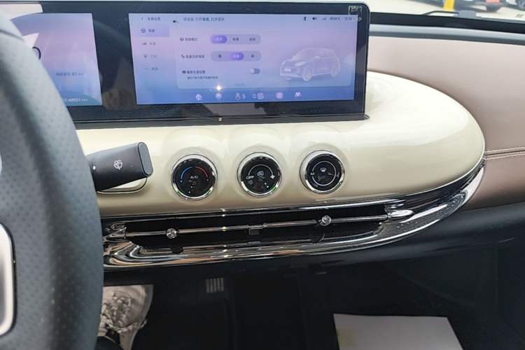 Used Wuling Bingo 2023 333 km Lingxi Connected+ Version Audio And AC Panel
