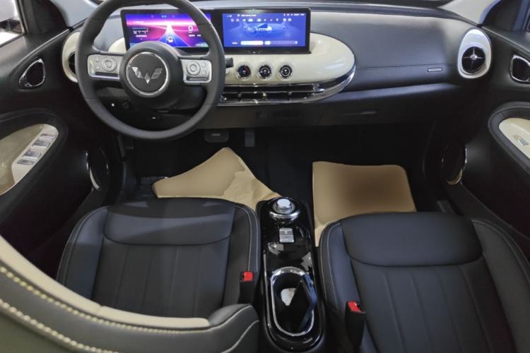 Used Wuling Bingo 2023 410 km Lingxi Deluxe Edition Center Console
