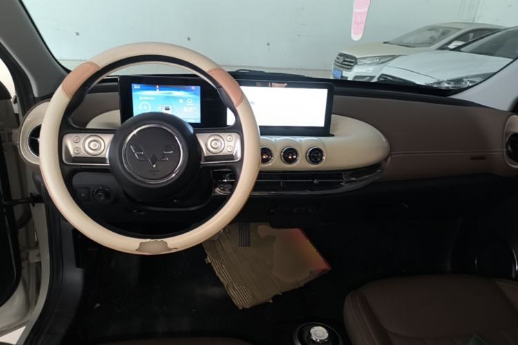 Used Wuling Bingo 2023 203km Comfort Edition Center Console