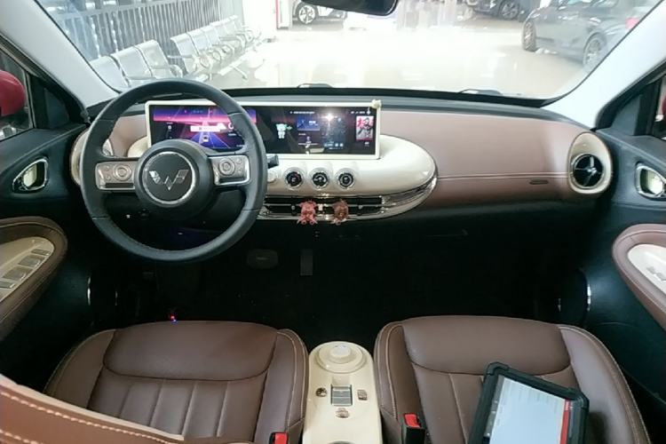 Used Wuling Bingo 2023 410 km Lingxi Deluxe Edition Center Console