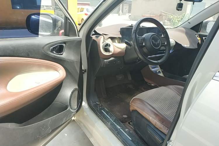 Used Wuling Bingo 2023 203km Comfort Edition Driver Seat