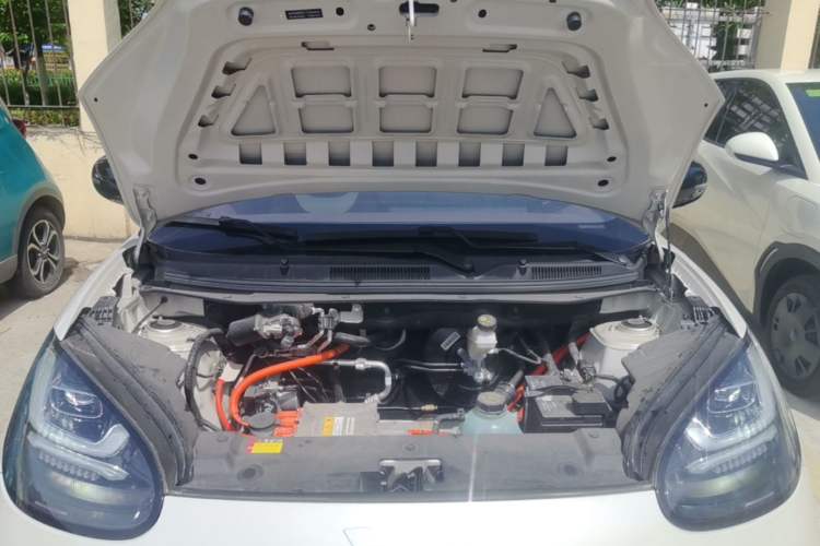 Used Wuling Bingo 2023 333 km Lingxi Connected+ Version Engine Bay
