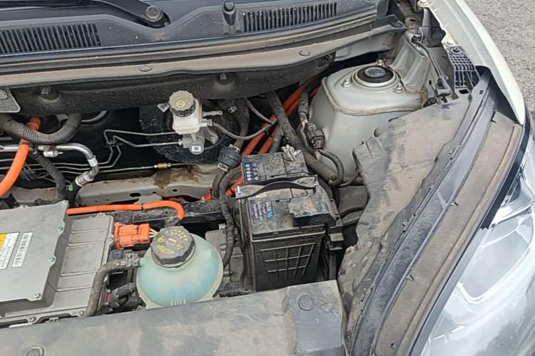Used Wuling Bingo 2023 333 km Enjoyment Version Engine Bay Left