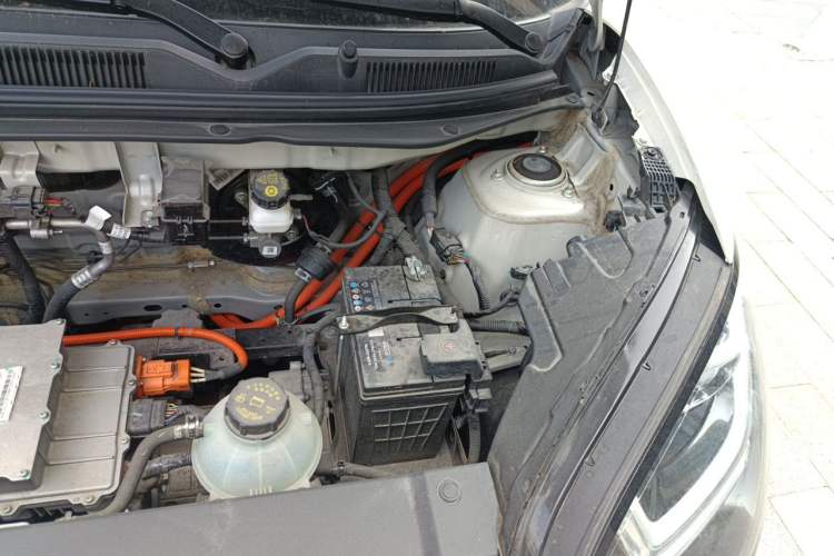 Used Wuling Bingo 2023 333 km Fast-Share Version Engine Bay Left