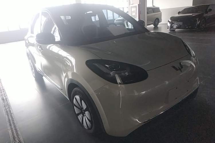 Used Wuling Bingo 2023 410 km Lingxi Deluxe Edition Front Right 45 Deg