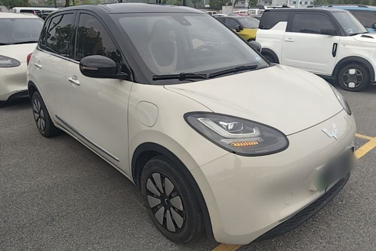Used Wuling Bingo 2023 333 km Lingxi Connected Version Front Right 45 Deg