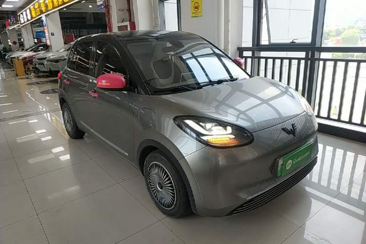 Used Wuling Bingo 2023 410 km Lingxi Deluxe Edition Front Right 45 Deg