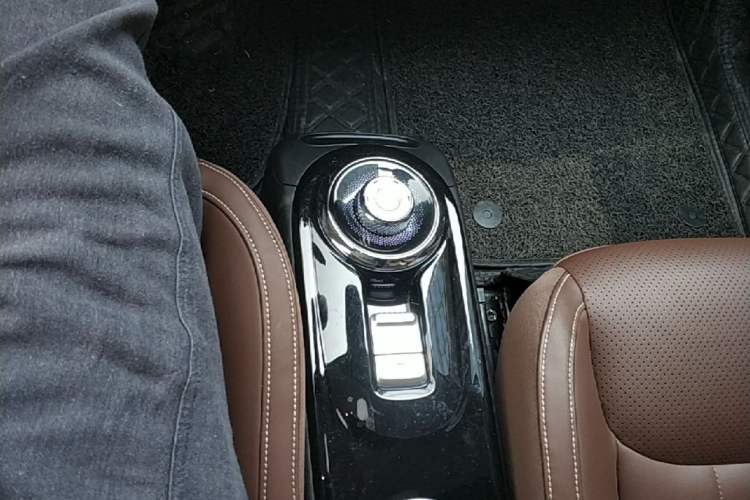 Used Wuling Bingo 2023 333 km Lingxi Connected Version Gear Lever