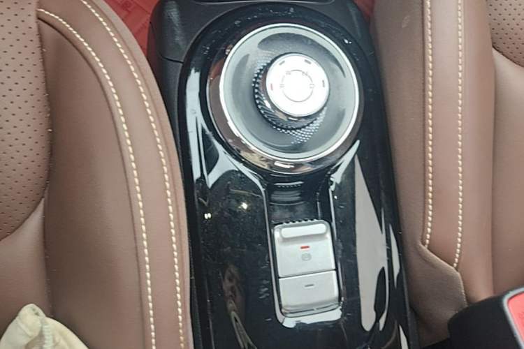 Used Wuling Bingo 2023 333 km Lingxi Connected Version Gear Lever