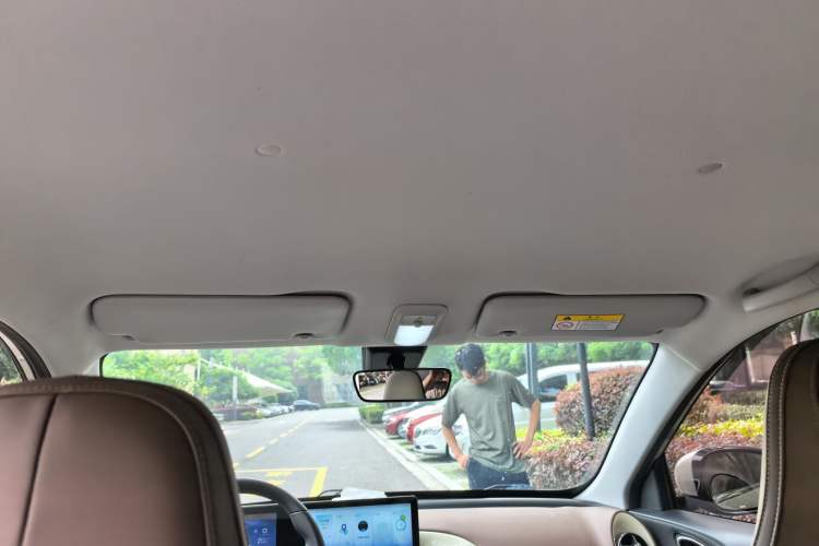 Used Wuling Bingo 2023 333 km Enjoyment Version Headliner