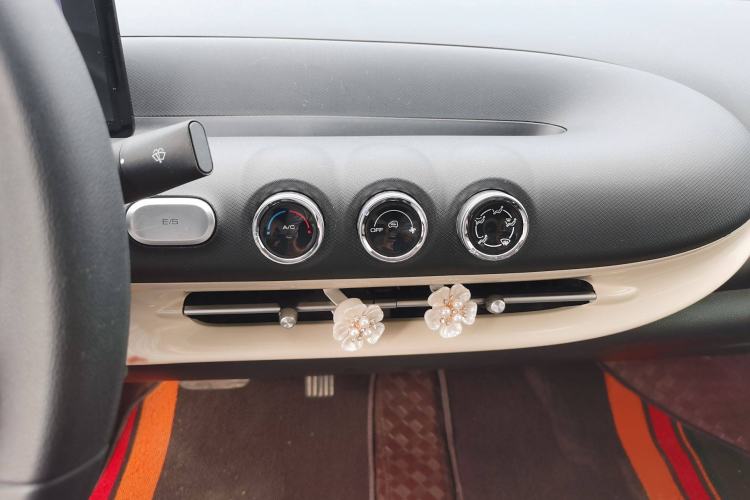 Used Wuling Bingo 2023 203km Light Edition Interior 4