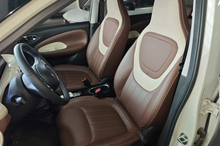 Used Wuling Bingo 2023 333 km Lingxi Connected+ Version Left Front Seat