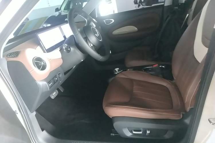 Used Wuling Bingo 2023 410 km Lingxi Deluxe Edition Left Front Seat