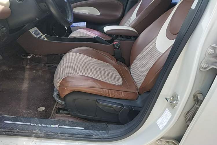 Used Wuling Bingo 2023 203km Comfort Edition Left Front Seat