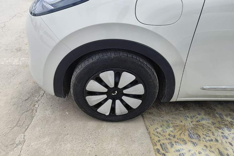 Used Wuling Bingo 2023 333 km Lingxi Connected+ Version Left Front Wheel Hub