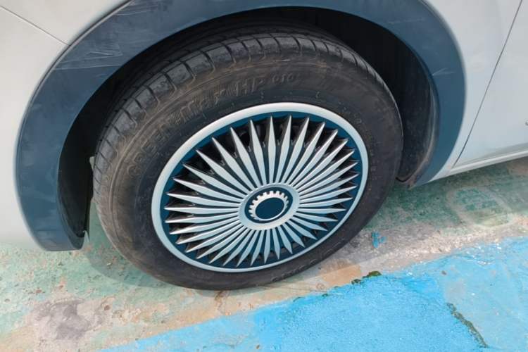 Used Wuling Bingo 2023 203km Light Edition Left Front Wheel Hub