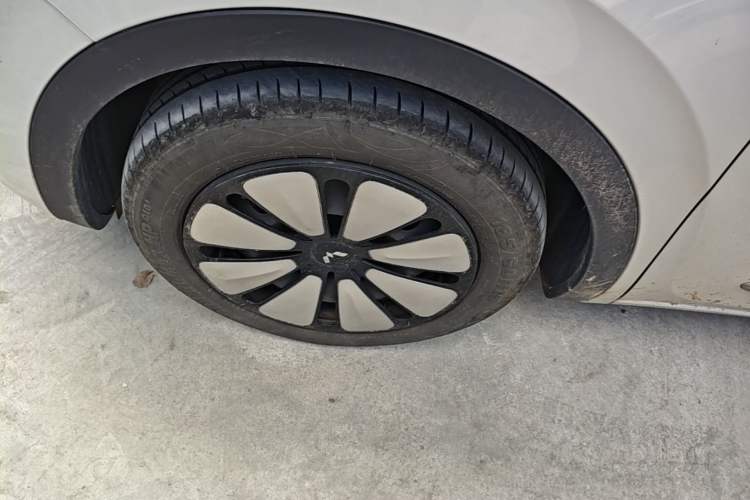 Used Wuling Bingo 2023 333 km Enjoyment Version Left Front Wheel Hub