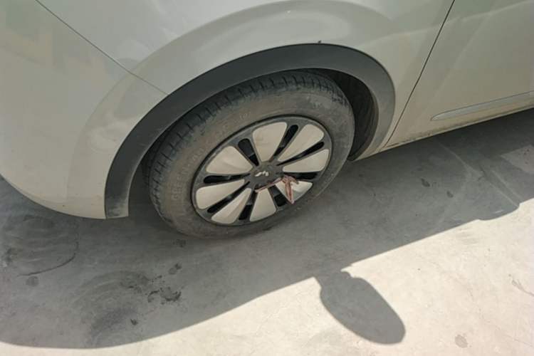 Used Wuling Bingo 2023 203km Comfort Edition Left Front Wheel Hub