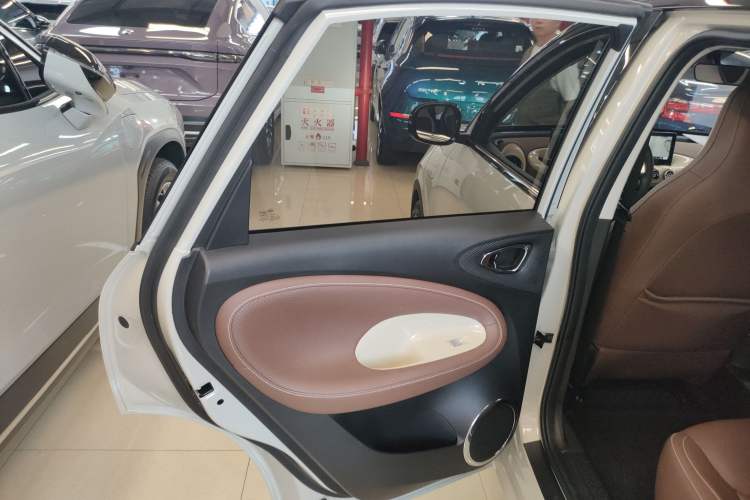Used Wuling Bingo 2023 333 km Enjoyment Version Left Rear Door Interior