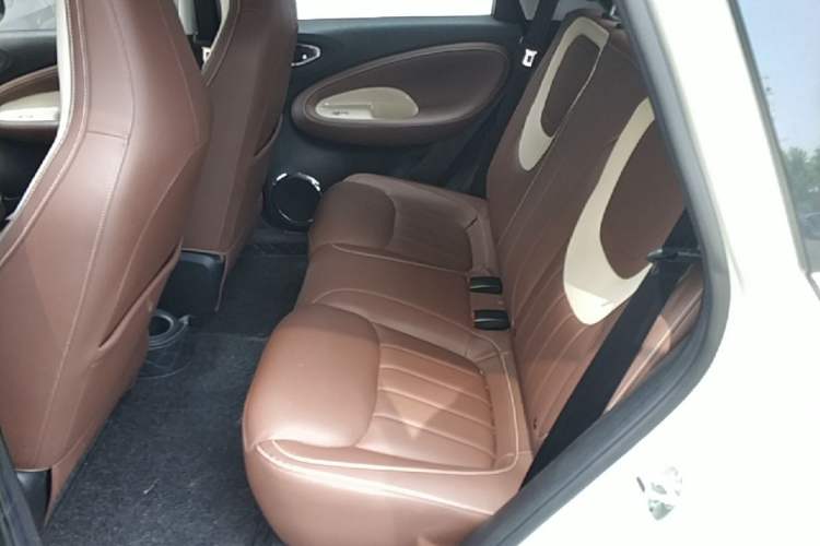 Used Wuling Bingo 2023 333 km Lingxi Connected Version Left Rear Seat