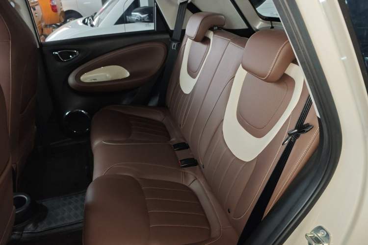 Used Wuling Bingo 2023 333 km Lingxi Connected+ Version Left Rear Seat