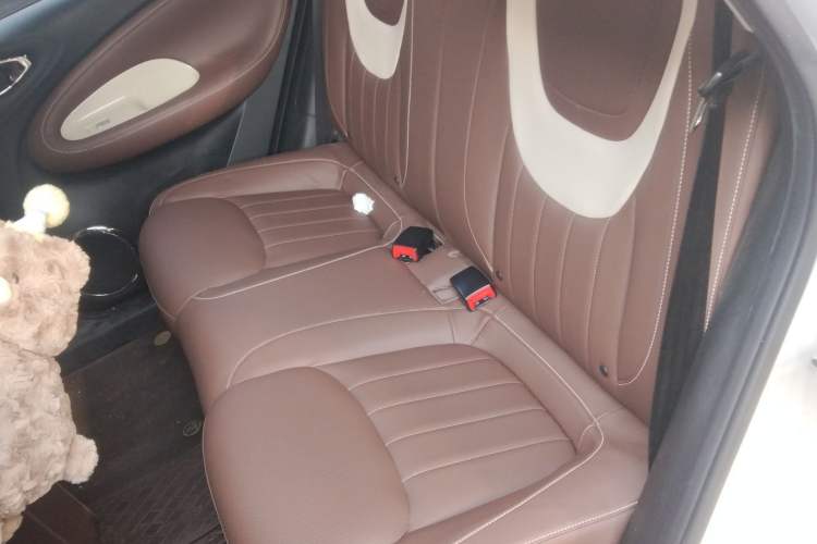 Used Wuling Bingo 2023 333 km Lingxi Connected Version Left Rear Seat