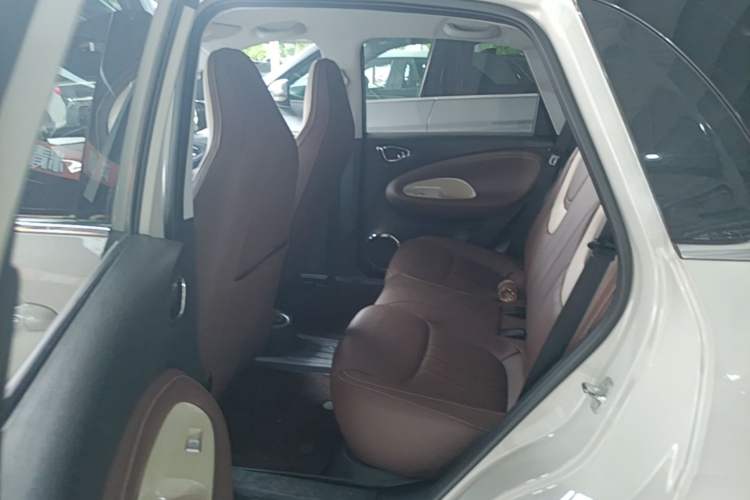 Used Wuling Bingo 2023 410 km Lingxi Deluxe Edition Left Rear Seat