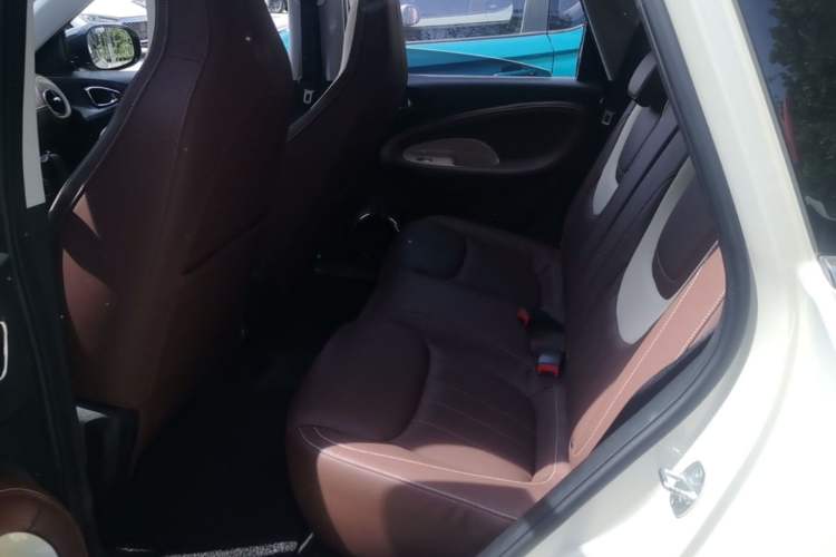 Used Wuling Bingo 2023 333 km Lingxi Connected+ Version Left Rear Seat